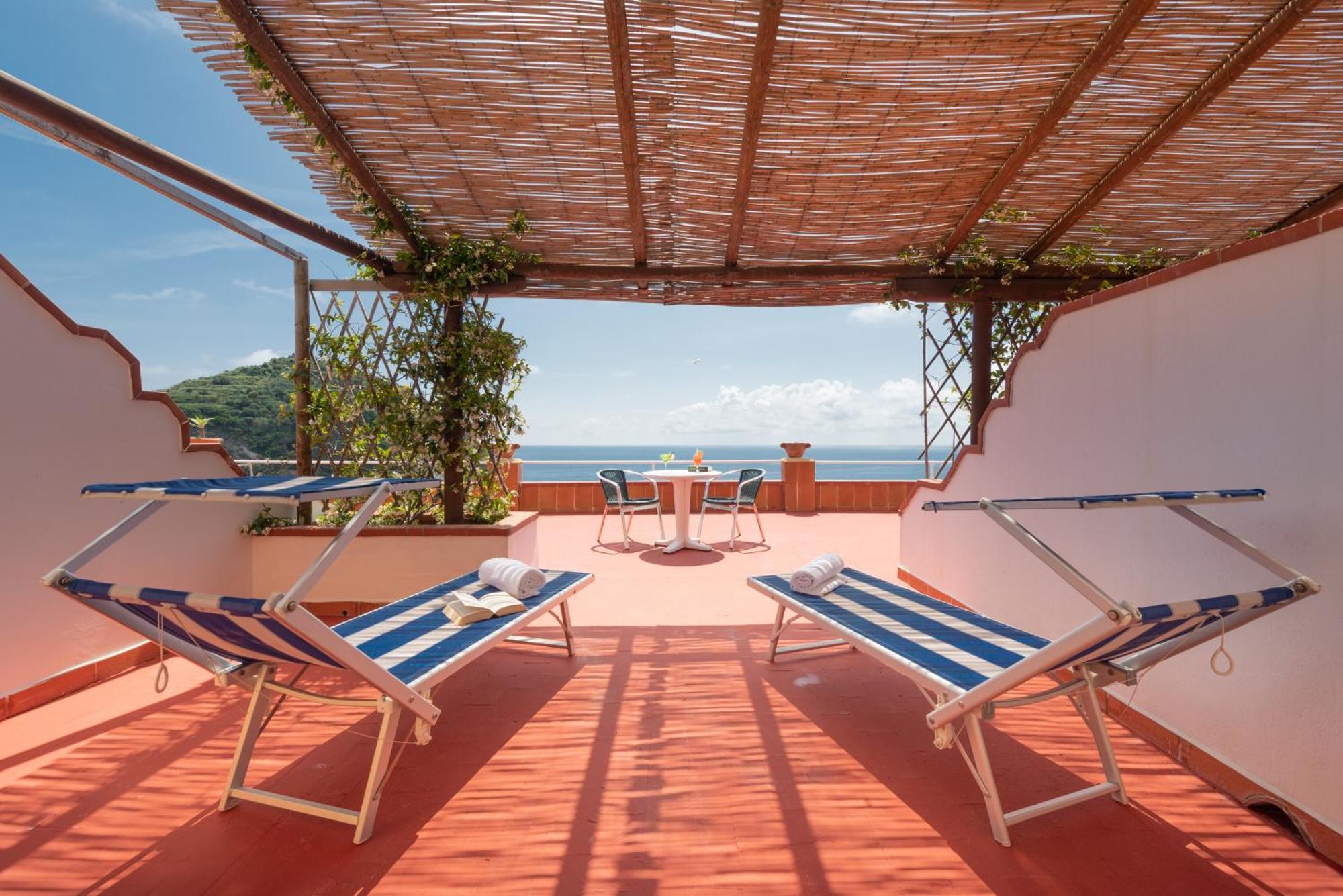Hotel Villa Sirena Sant'Angelo  Exterior photo