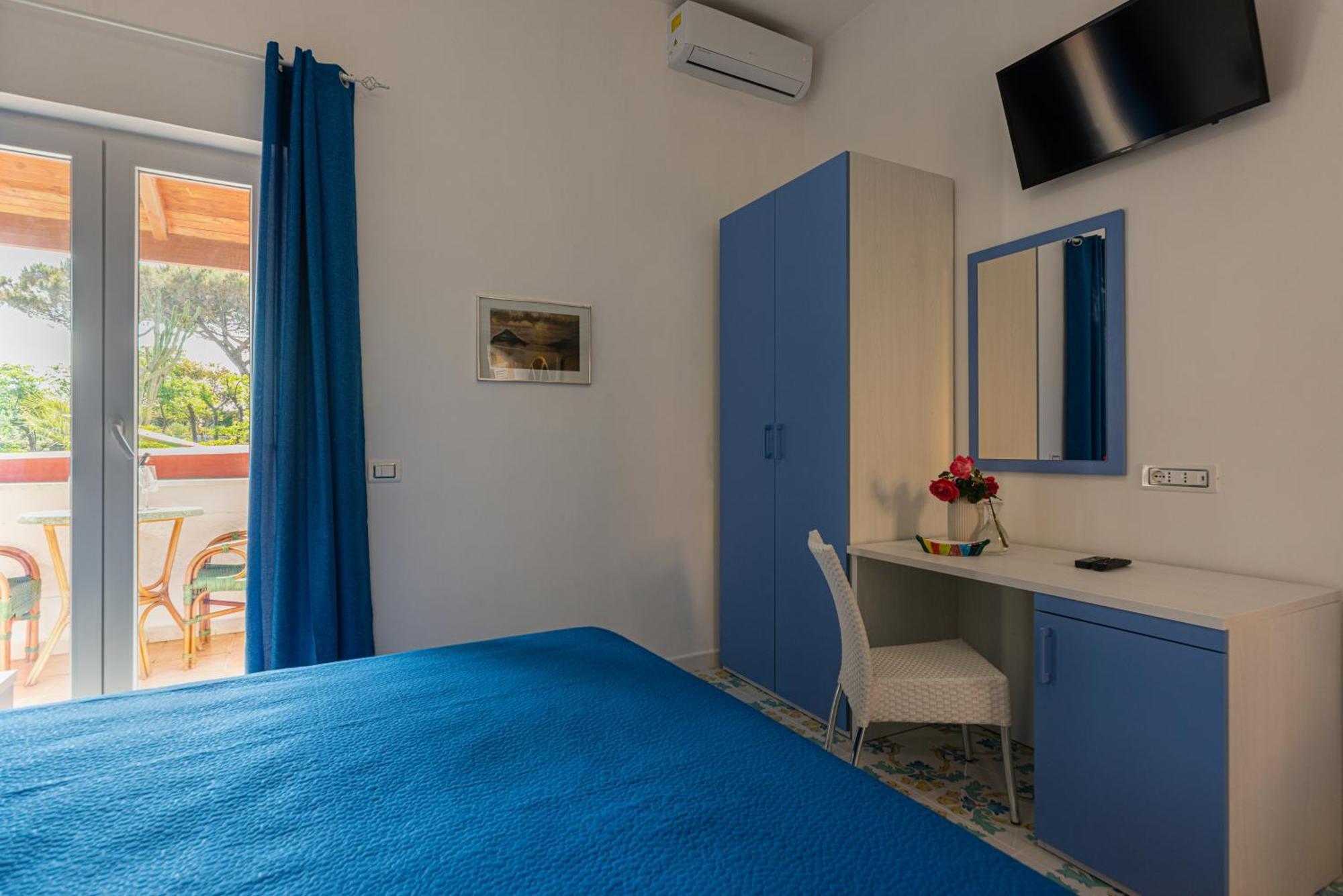 Hotel Villa Sirena Sant'Angelo  Exterior photo